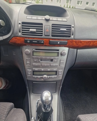 Toyota Avensis cena 10250 przebieg: 163875, rok produkcji 2003 z Poznań małe 92